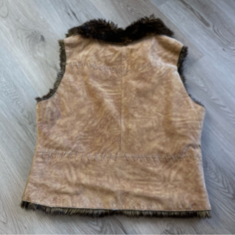 Vintage Western Cowgirl Leather Faux Fur Front Tie Brown Vest L - Picture 3 of 8